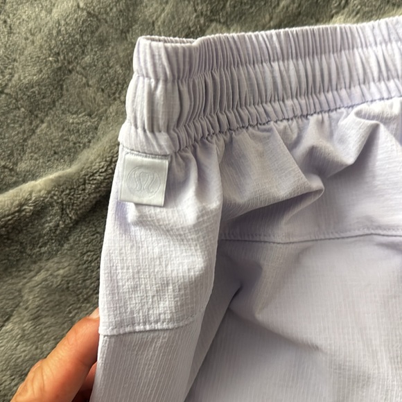 Lululemon Bowline Short 5" *Stretch Ripstop - Lavender size Medium - Picture 4 of 4
